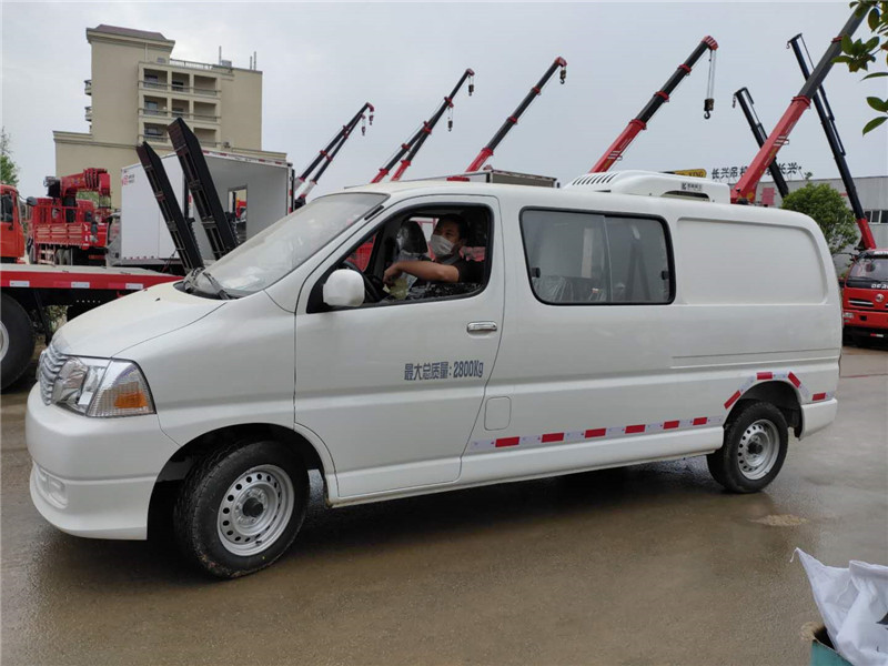 金杯雙排新快運(yùn)面包冷藏車(chē)