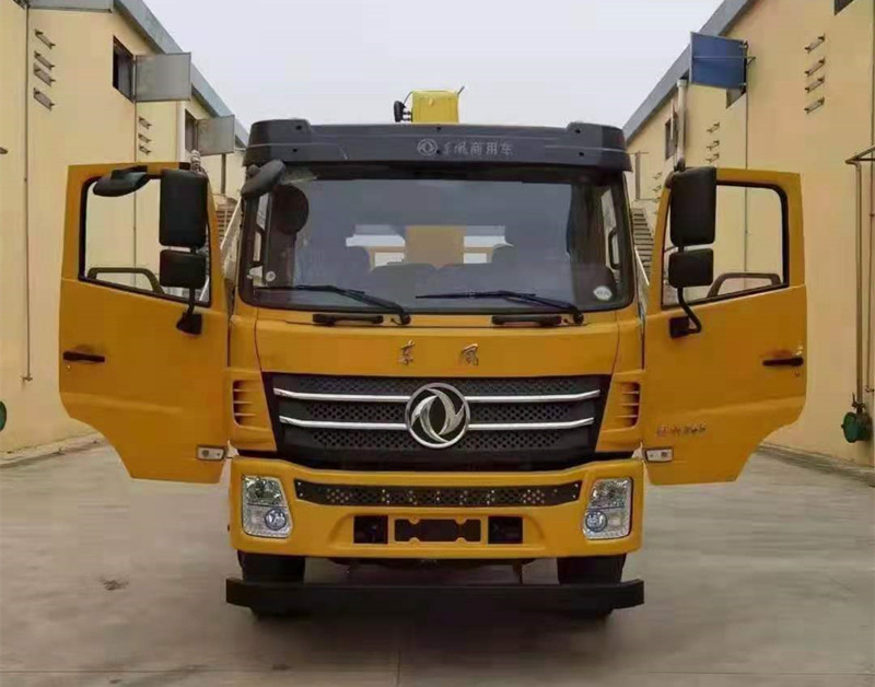 東風前四后四隨車吊新品上市