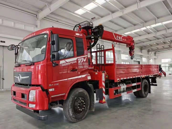 東風(fēng)暢行D3V單橋隨車(chē)吊