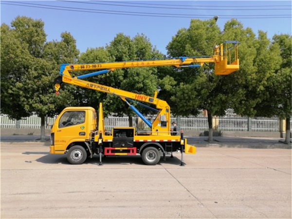 東風(fēng)13.5米高空作業(yè)車